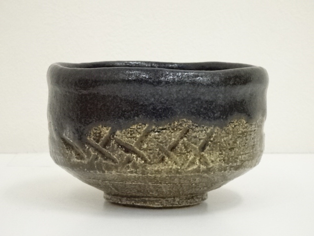 黒織部クルス茶碗 隆司造